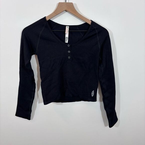 FREE PEOPLE MOVEMENT BAIL OUT
LONG SLEEVE LAYER NEW with tags Size M/L Black - Picture 4 of 13